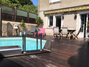 Maison centre ville piscine calme confort